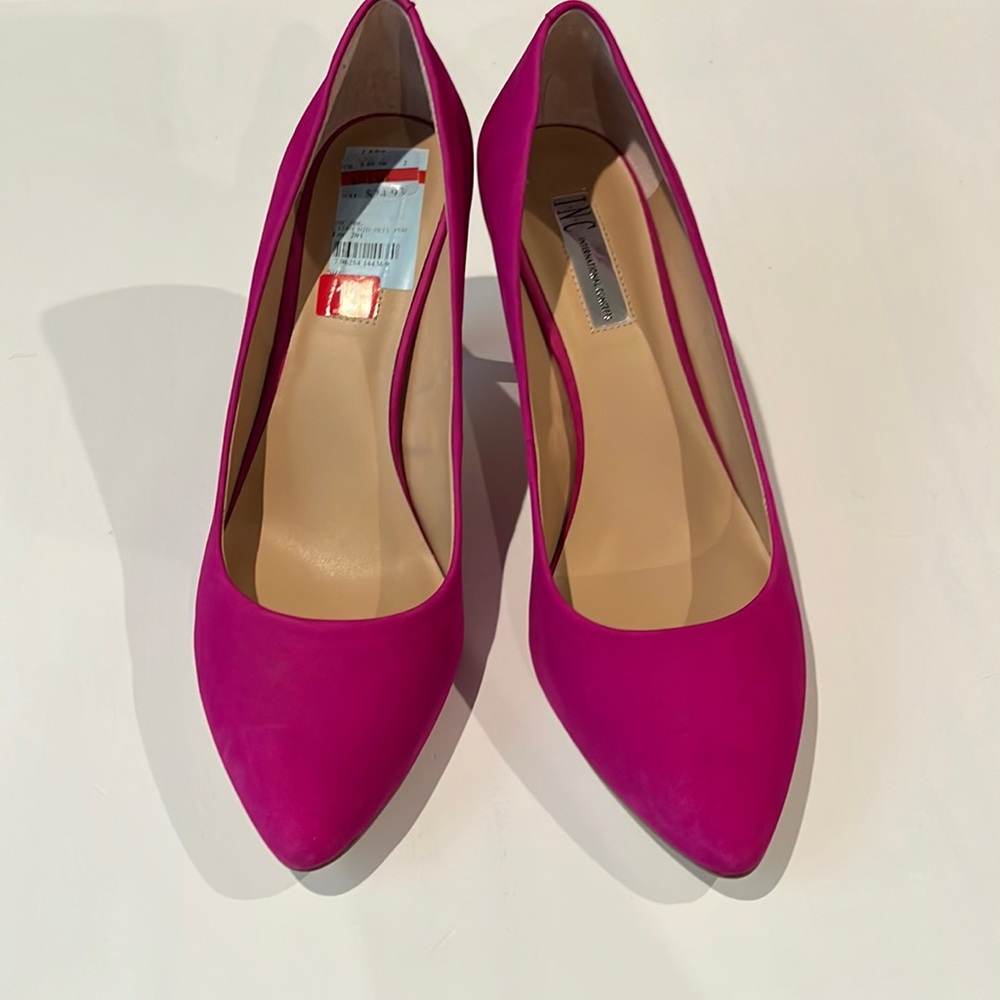 NWT Size 11 Magenta Suede Heels